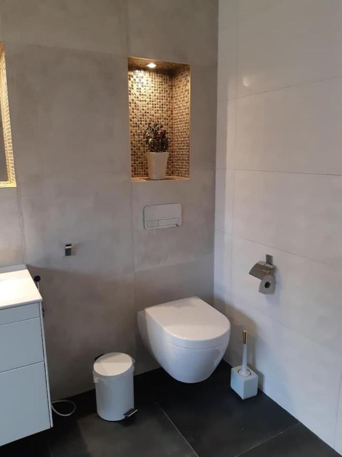 Lyxigt Rum Med Eget/Badrum Med Spa Kaensla Jönköping Dış mekan fotoğraf